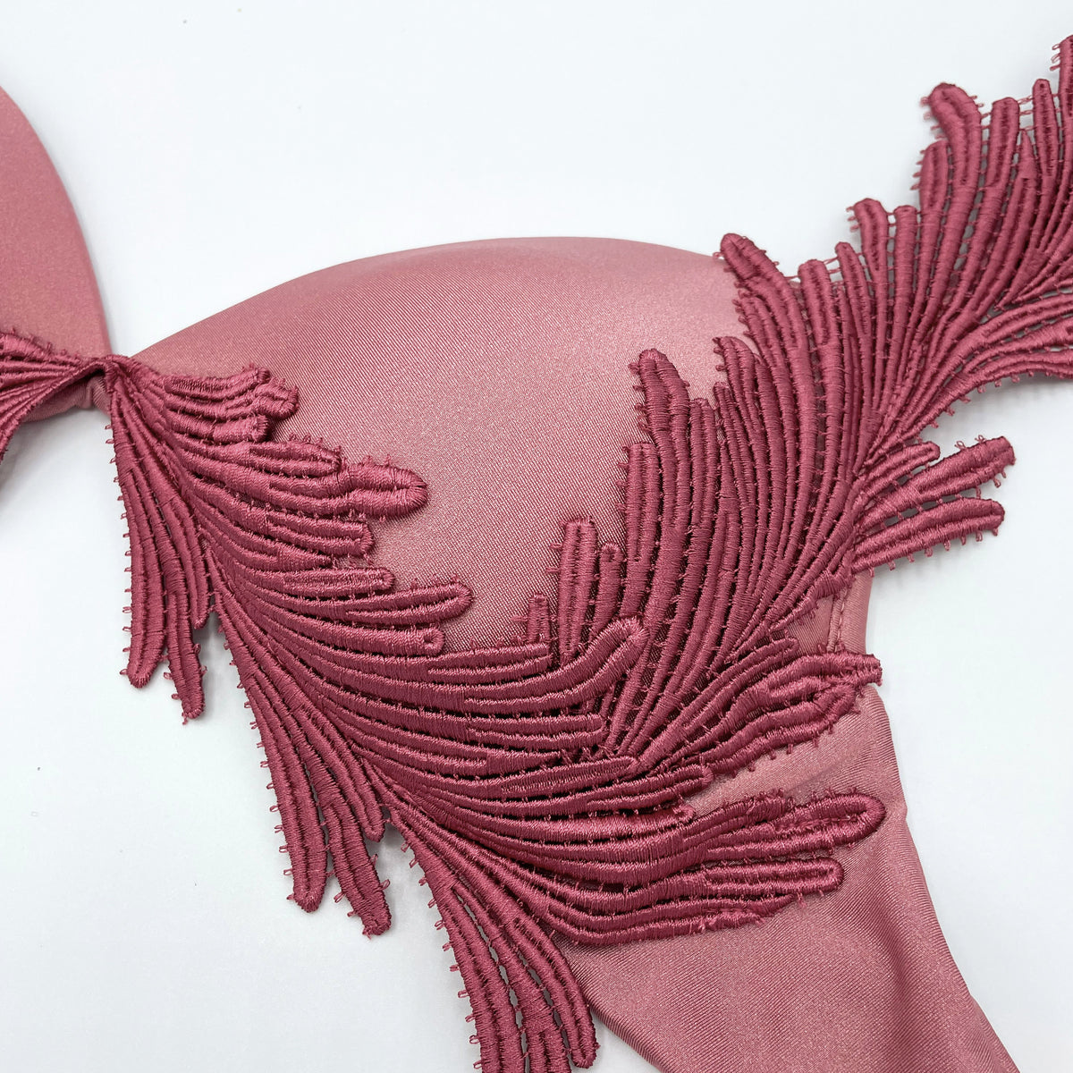 Il beachwear del momento: Clara Aestas