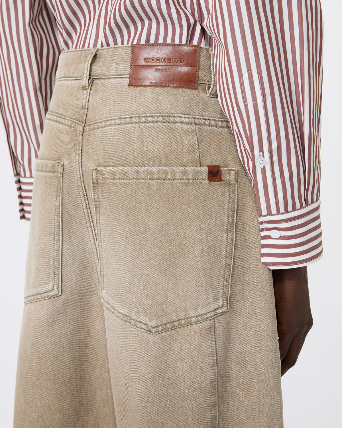 Jeans barrel leg in denim effetto used